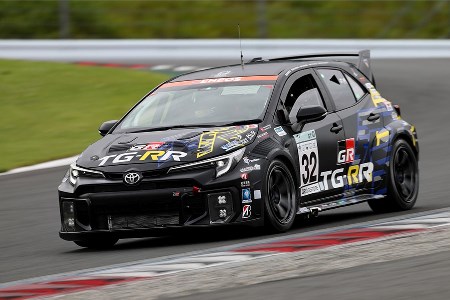 Toyota’s hydrogen-powered car enters race